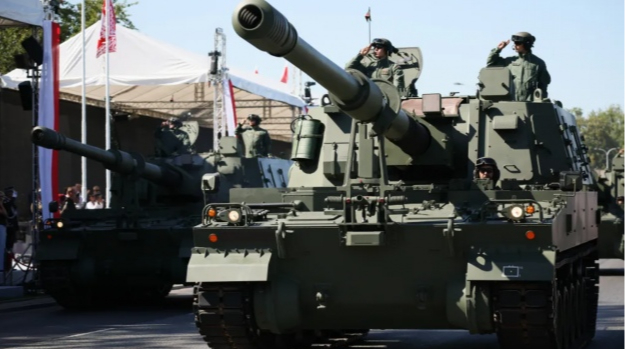 У Польщі пройшов найбільший військовий парад в історії країни