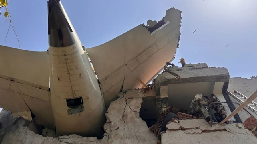 На борту Boeing 787, який розбився, було 53 британці, 7 португальців та 169 громадяни Індії