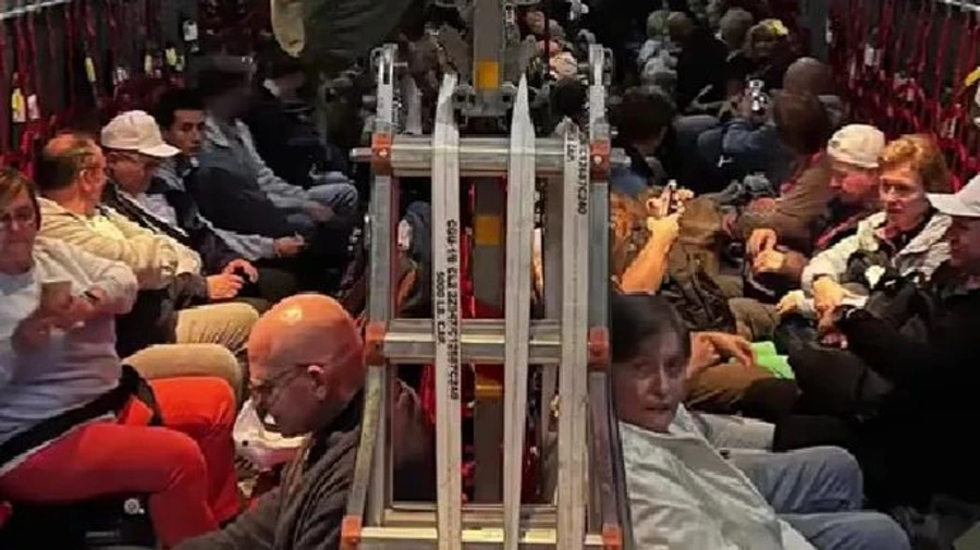 Польща евакуювала з Ізраїлю понад 1500 поляків та громадян інших країн