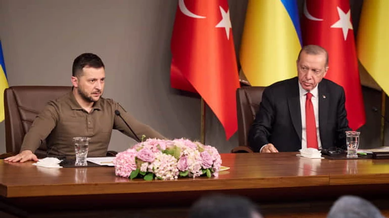 Чей союзник Эрдоган: почему Турция увеличивает помощь Украине, но не откажется от дружбы с РФ