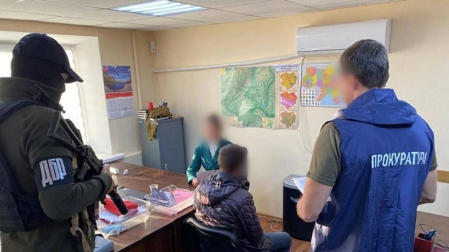 У Харкові затримали директора лісгоспу, який допомагав росіянам будувати бліндажі проти ЗСУ