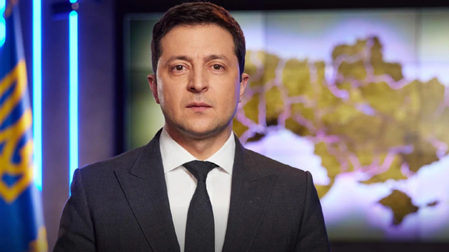 Зеленский поговорил с Макроном: К нам едет оружие