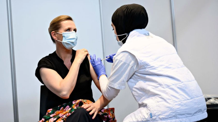 Данія планує завершення програми вакцинації від коронавірусу навесні