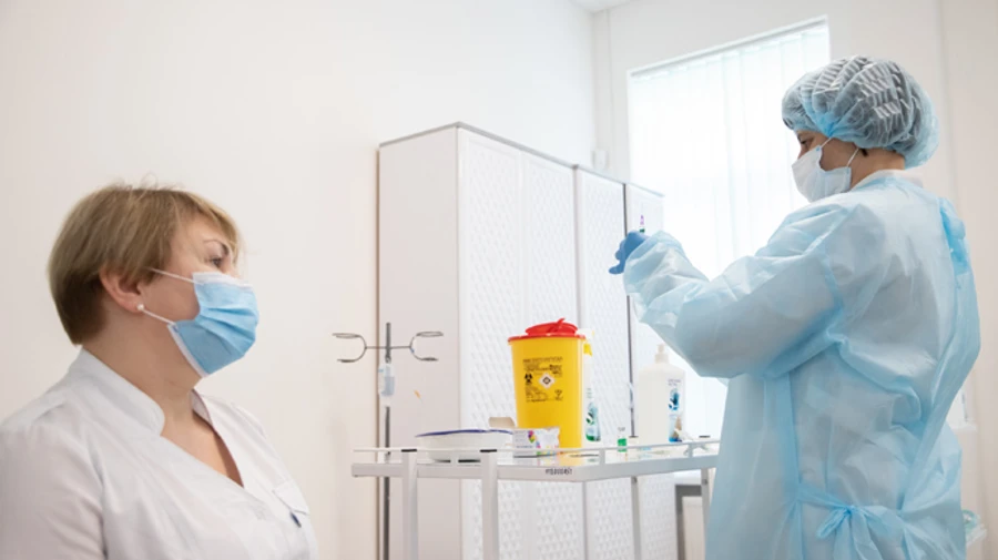 В Киеве вторые сутки без летальных случаев от COVID