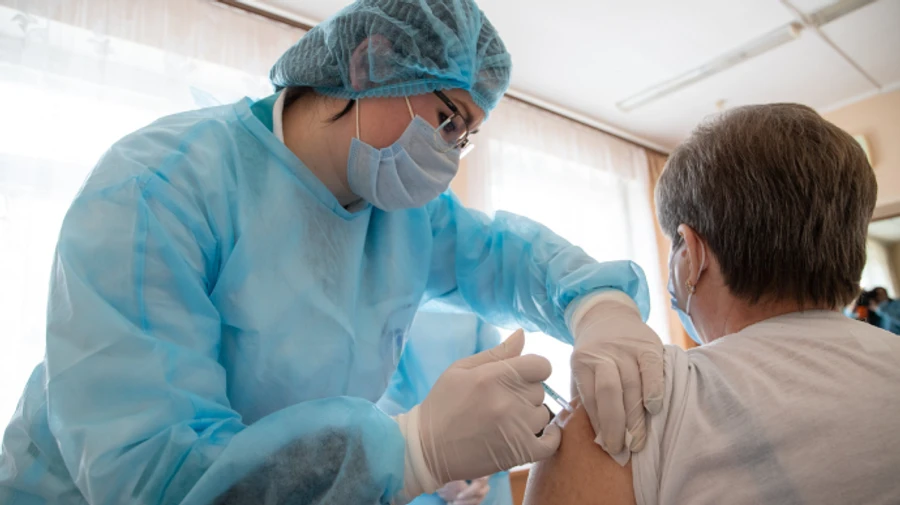 У Києві почали щеплювати вакциною Pfizer – дозу вже отримали 120 людей
