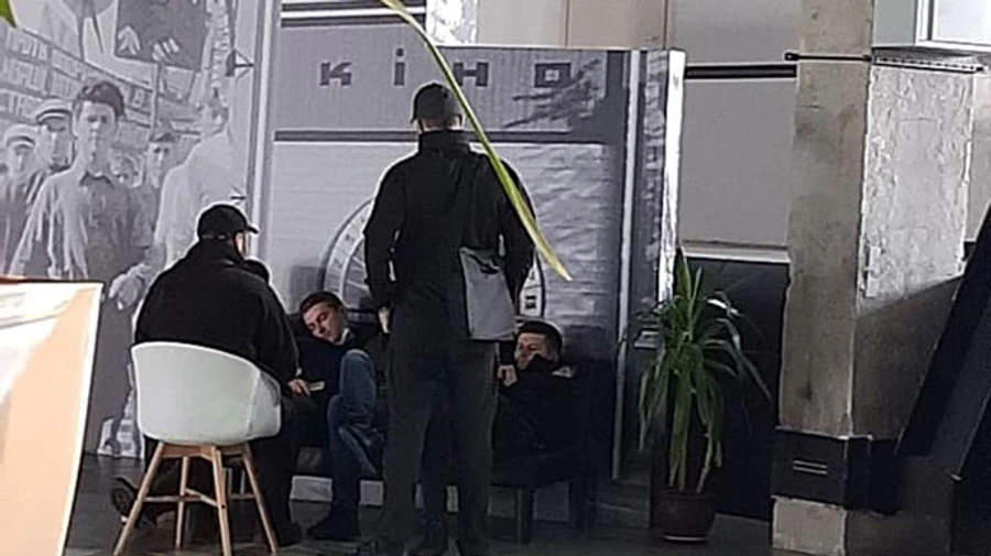 В Довженко-центре обыски