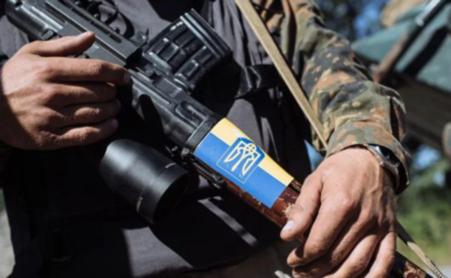 Боевики обстреляли авто военных: 1 погиб, 4 раненых