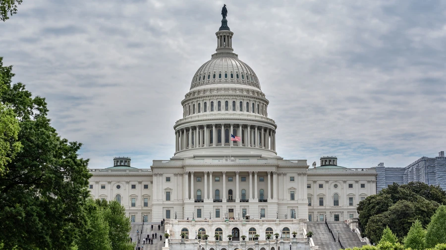 Сенат США в ходе процедурного голосования поддержал законопроект о санкциях против РФ