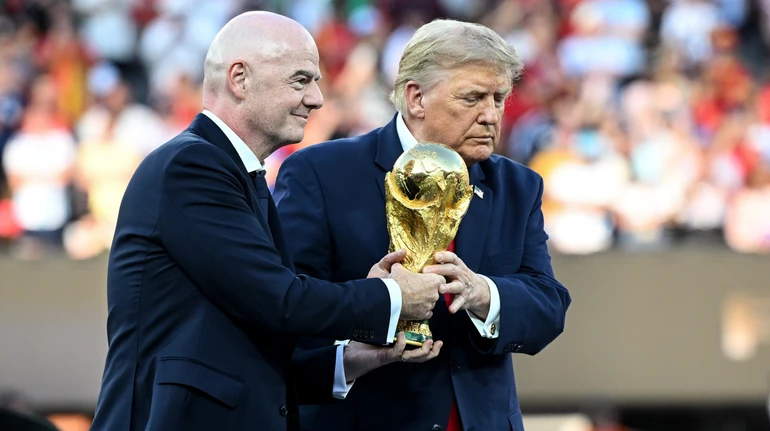 Продать футбол Трампу: как президент ФИФА Джанни Инфантино заработал 10 миллиардов, но оказался на волоске
