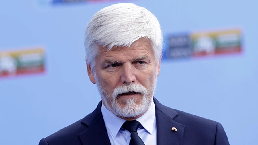 Президент Чехии Павел: Поставки оружия в Украину тормозятся