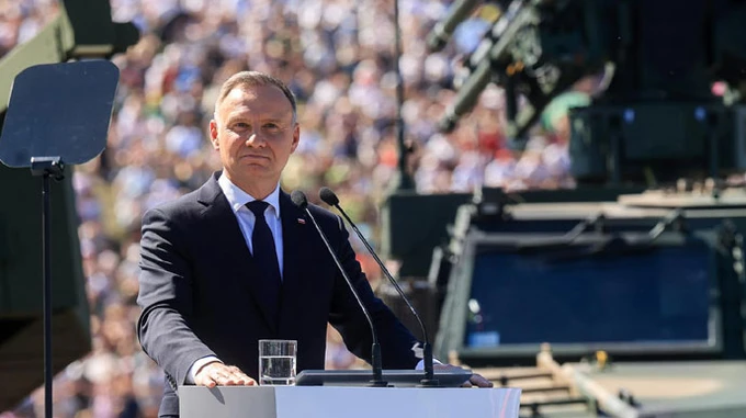 Lukashenko suddenly wants better relations with Poland; Polish president responds