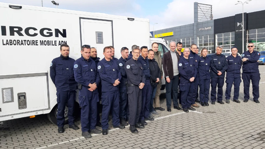 В Украину прибыли французские жандармы: будут расследовать преступления России