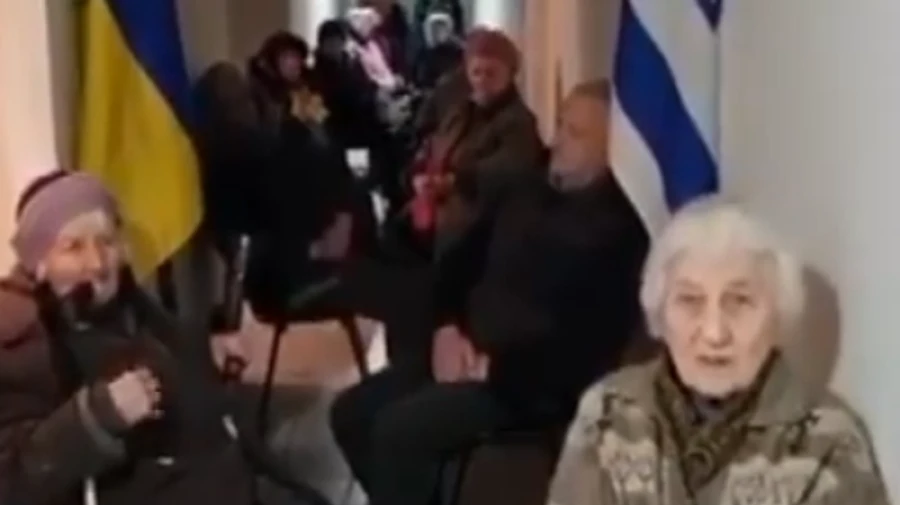 Jews who survived the Holocaust curse Putin from Kyiv bomb shelter and demand peace