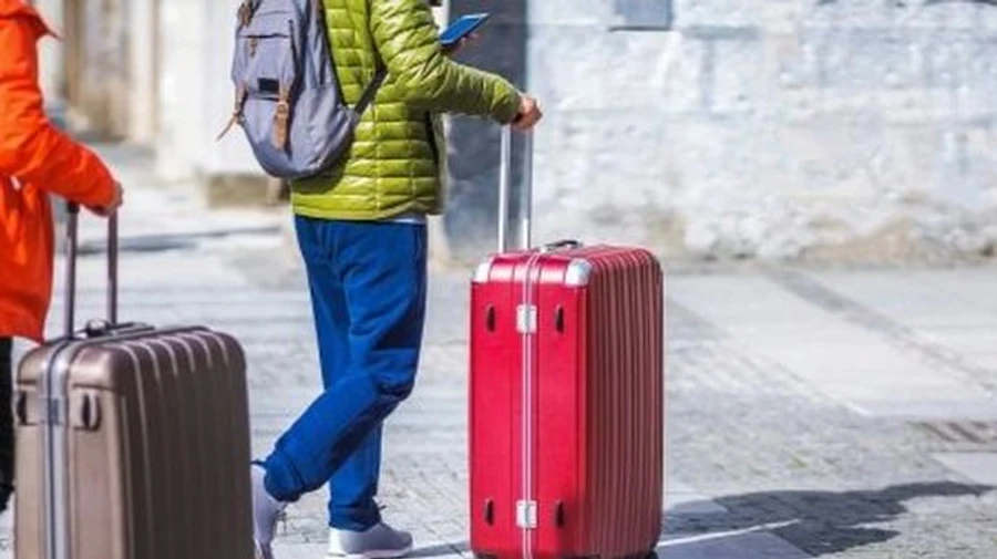 Рекордное количество россиян с 2013 года хотят уехать из РФ