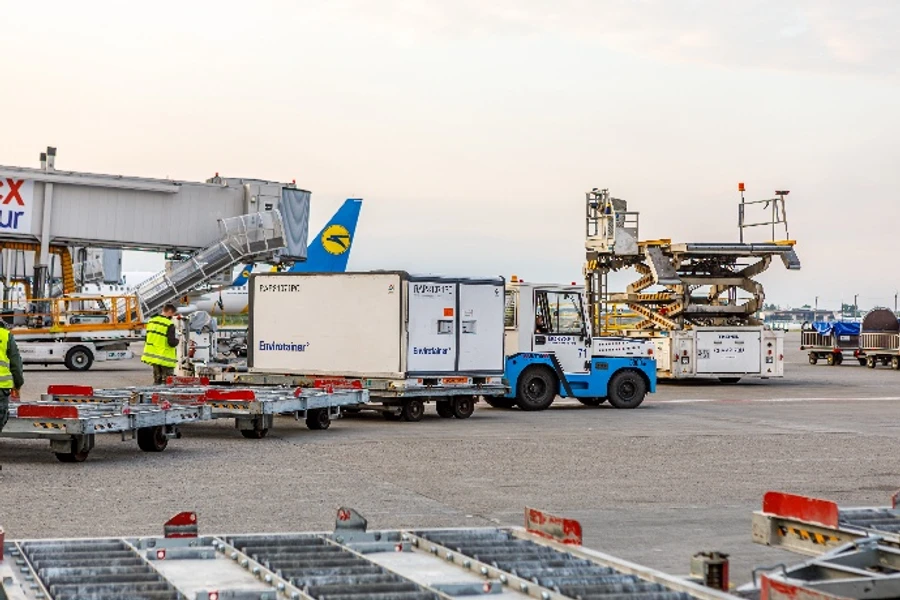 До України прибула чергова партія вакцини CoronaVac