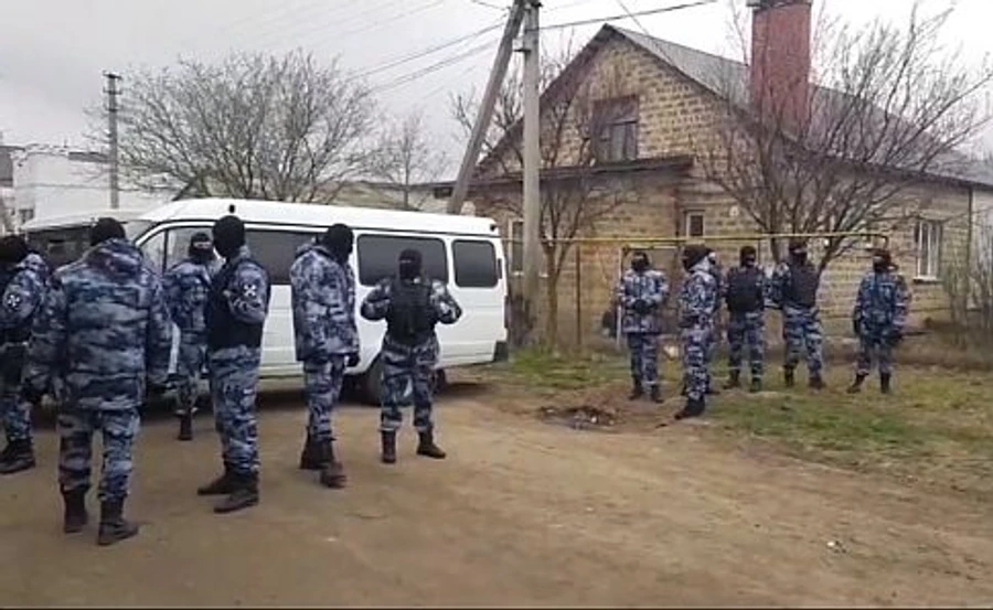 У Криму ФСБ одночасно проводить щонайменше 25 обшуків