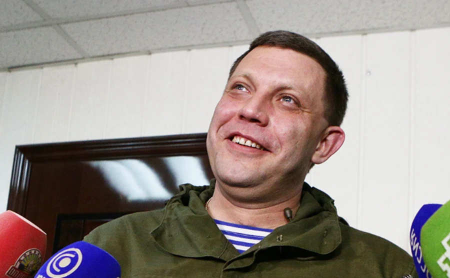 Захарченко заявив про помилування заручників для обміну