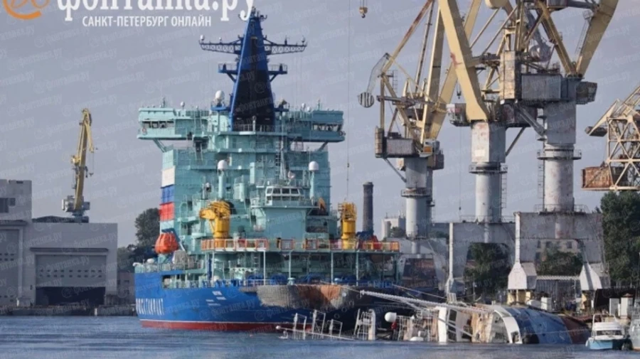 В Санкт-Петербурге затонул российский буксир Капитан Ушаков