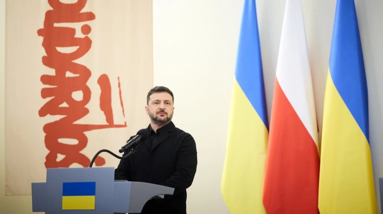 Zelenskyy begins meeting with Polish PM during Poland visit