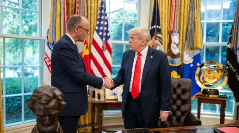 В Давосе отменили встречу Трампа и Мерца из-за опоздания президента США – СМИ