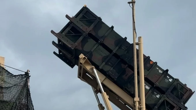 Russian forces attack Kyiv: explosions rock city, air defences engaged