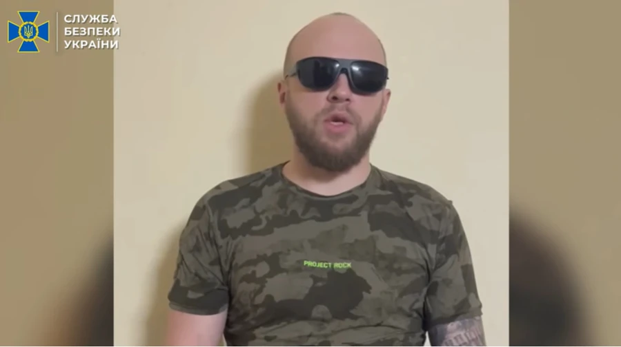 СБУ показала відео, де Каплунов визнає зв'язок з ФСБ РФ. Його адвокат заявляє про зізнання під тиском