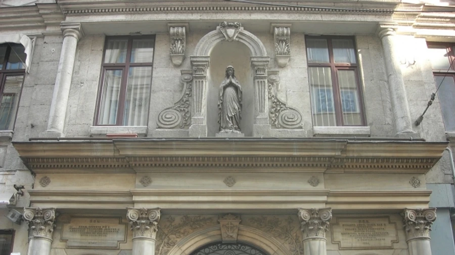 В Стамбуле после стрельбы в церкви задержали 47 человек