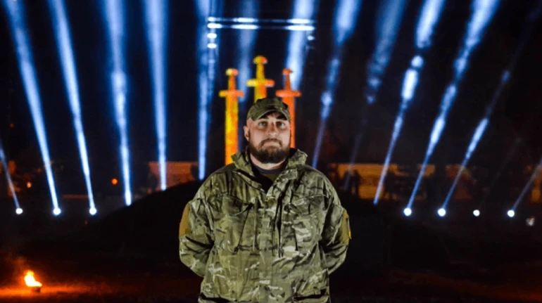 Росія вкладала скажені гроші, щоб розвивати пропаганду про Азов. Історія хорунжого Спайдера, який 11 років виховує азовців