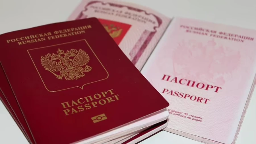 Латвія невдовзі попросить тисячі росіян залишити країну