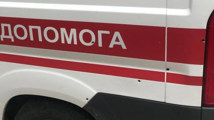 На Харківщині швидка потрапила під обстріл, поранено фельдшера