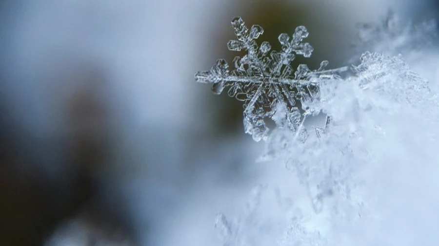 Вершины Карпат покрылись снегом, в горах мороз