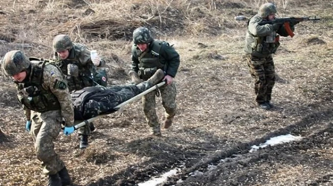 Війна на Донбасі: гібридні війська Росії обстріляли ЗСУ, є поранені