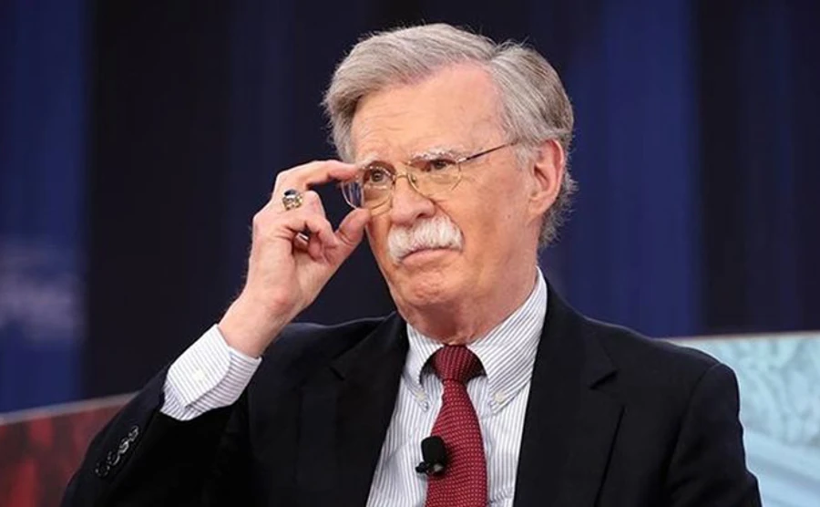 Болтон обвинил Россию в краже технологий гиперзвукового оружия