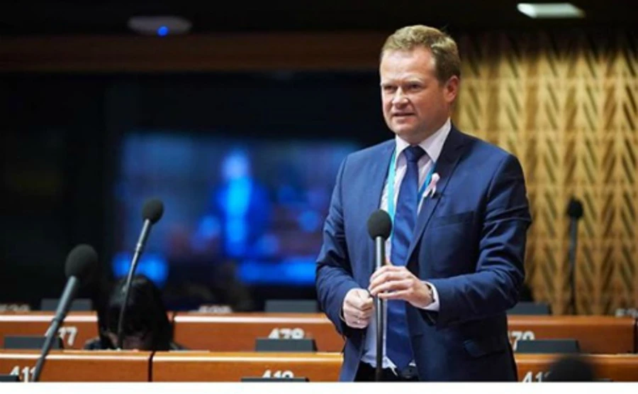 Делегація євродепутатів їде на Донбас