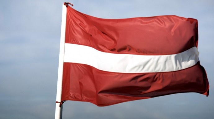 Latvia expels more than 800 Russians