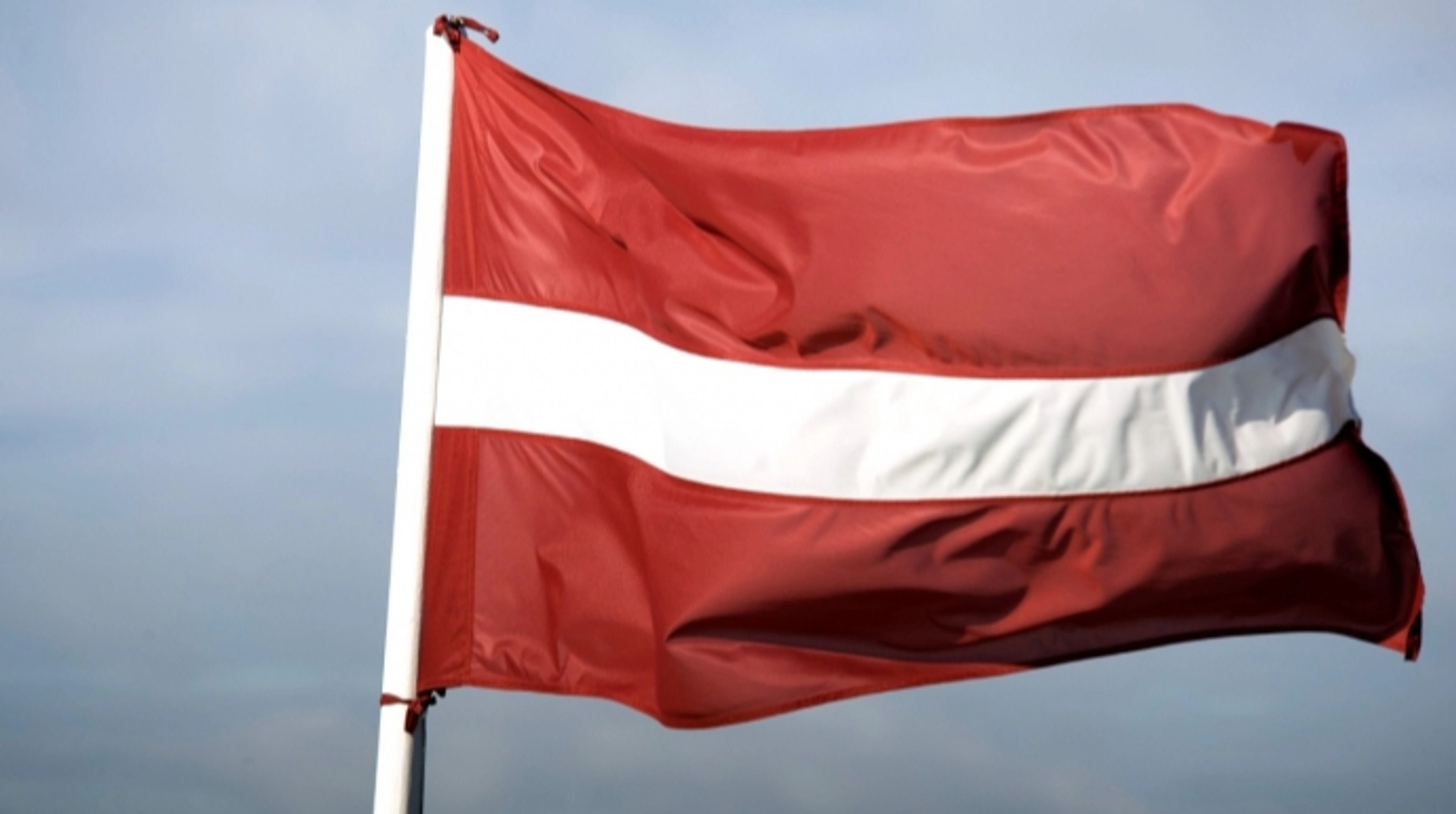 Latvia expels more than 800 Russians from the country