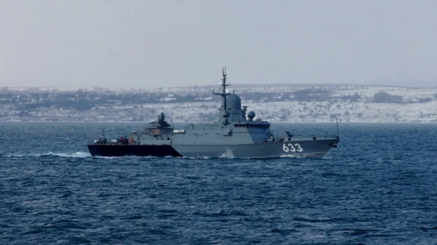 Силы обороны поразили в Севастополе ракетный корабль РФ Циклон - Генштаб