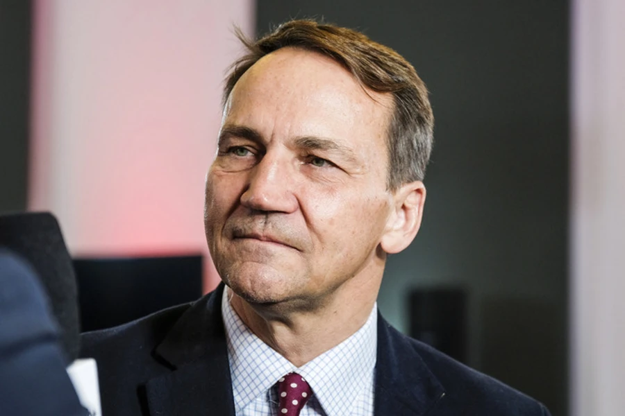 Air-raid siren sounds while Polish Foreign Minister explains purpose of his visit to Kyiv