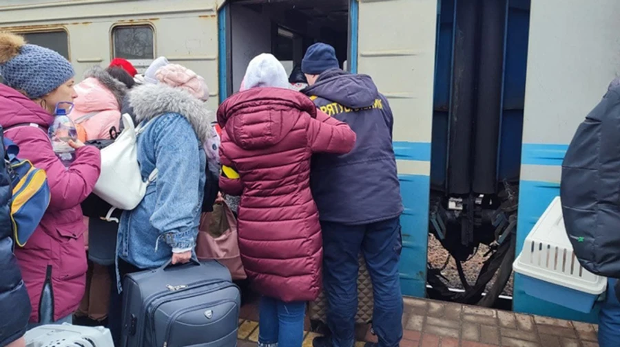 More than 1,500 women and children evacuated from Irpin and Bucha