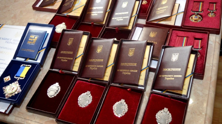 У Батьківщині пропонують Раді заборонити нагороджувати держслужбовців