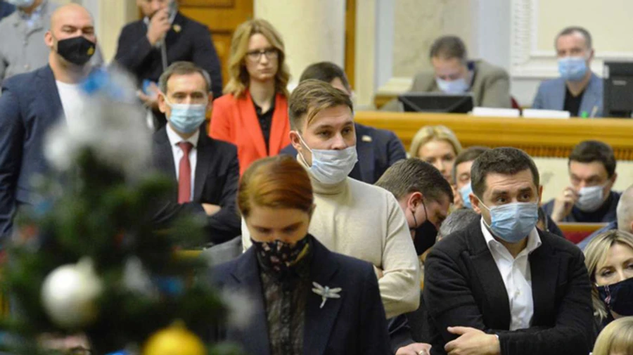 Поддержка Слуги народа просела, а конкурентов – выросла