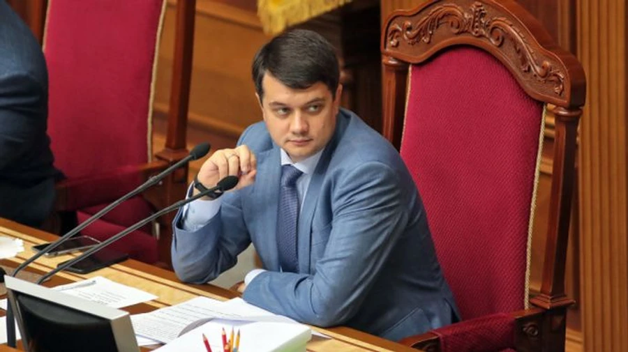 Разумков запевняє, що законопроєкт Бужанського про мову восени стане неактуальним 