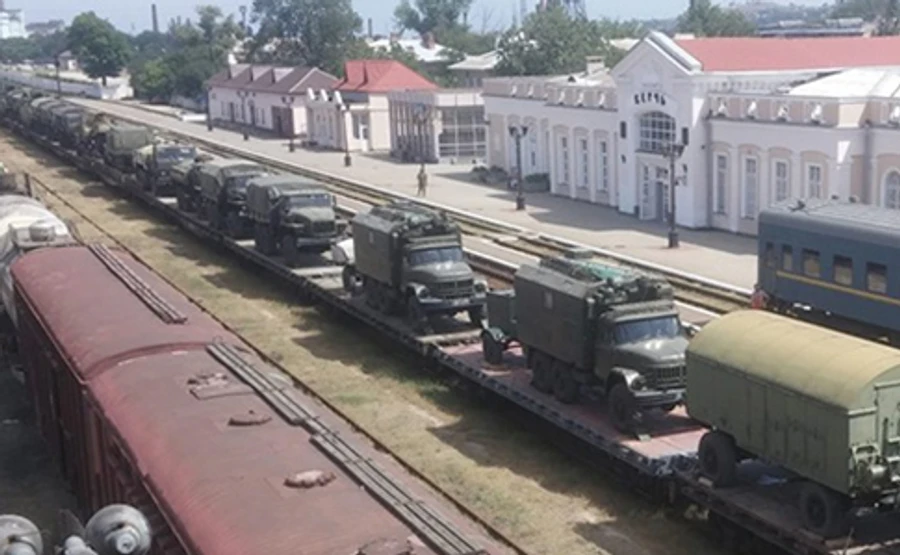 В Крым из России прибыло множество военной техники – очевидцы