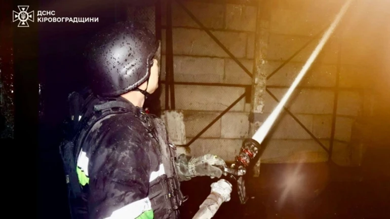 Fires break out in Kirovohrad and Poltava oblasts due to Russian attack – photos