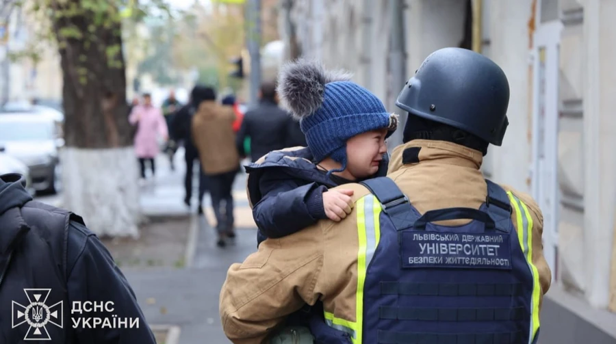 У Харкові внаслідок російської атаки загорівся дитсадок, 1 людина загинула, 9 постраждали