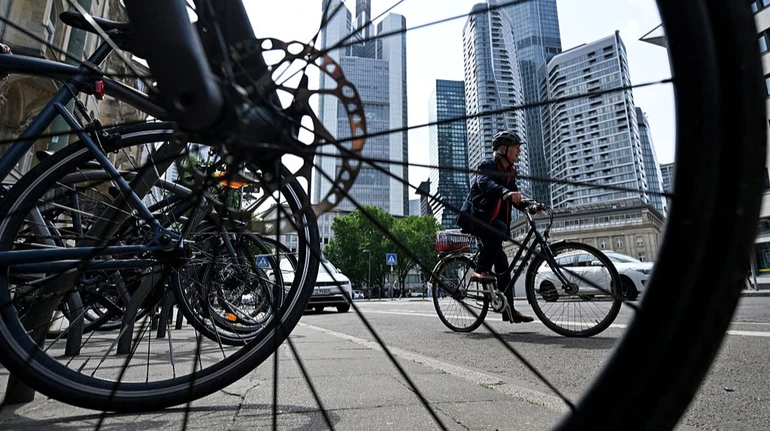 В Киеве обновили правила размещения МАФов и пунктов проката вело- и электротранспорта