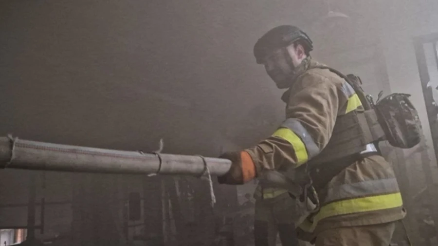 Russians hit shop and fitness centre in Ochakiv with drone: fire breaks out – photos, video