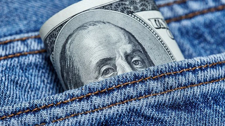 Аграрії, блокування кордону та брак міжнародної допомоги: чому росте курс долара