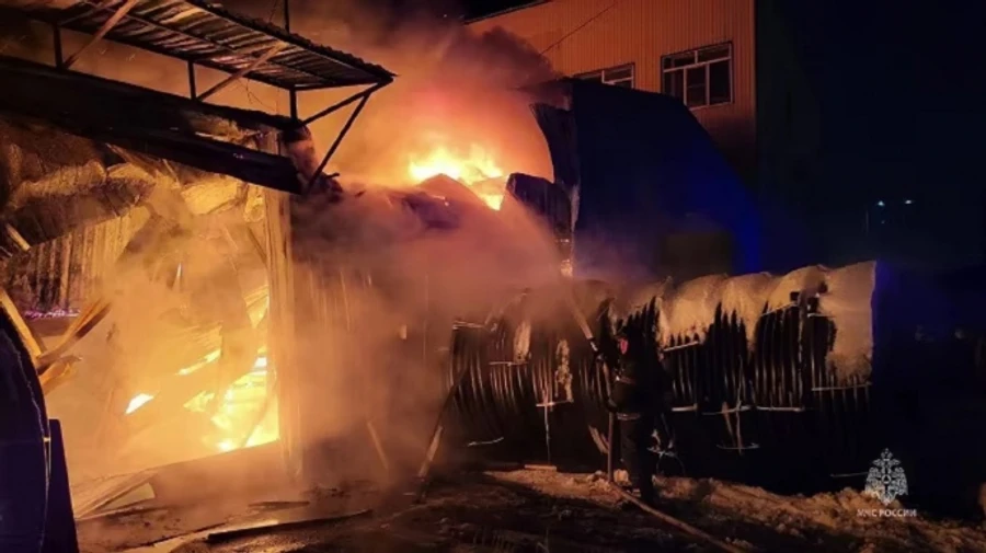 Oil refinery catches fire in Russia presumably because of drone attack – video