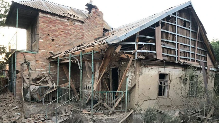 Russians shells Nikopol using artillery, injuring three people